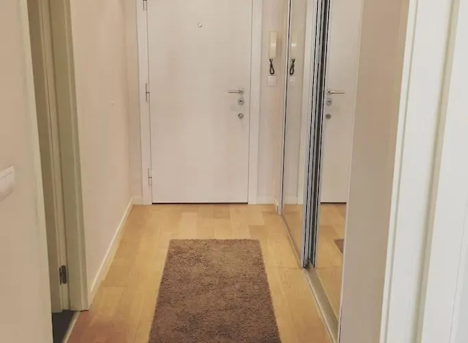 Maya\'S Downtown Apartment
