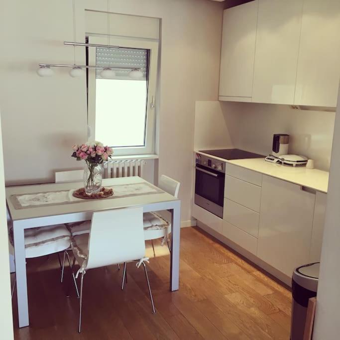 Maya's Downtown Apartament Belgrad